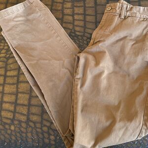 Old Navy Khakis 32x32